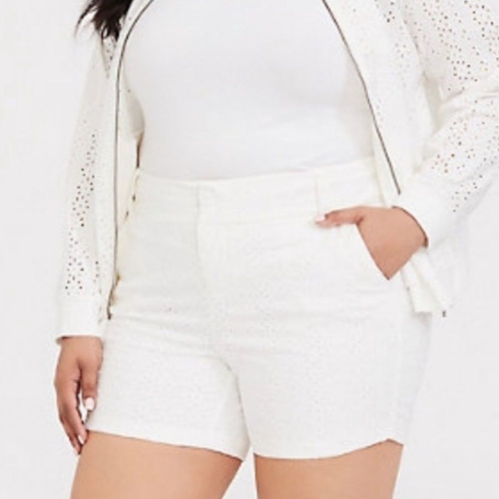 Torrid White Eyelet Shorts Size 10 Mid Length